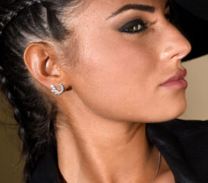 Paire de boucles d'oreille Amanda Navette – Image 2