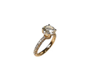 Solitaire Antik taille brillant en or jaune 18 carats et diamants