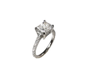 Solitaire Iris Radiant en or blanc 18 carats et diamants