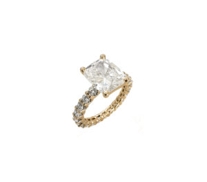 Bague Solitaire Dentelle taille Émeraude en or 18 carats jaune