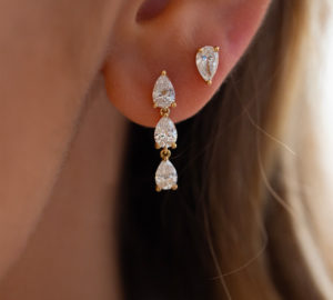 Boucle d'oreille just joy trilogy :: puce d'oreille just joy diamant poire