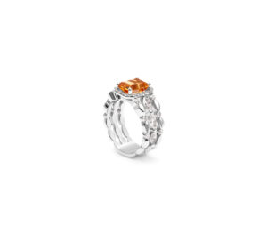 Bague golden triptik en or blanc debout