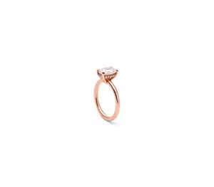 Solitaire Iris Diamant Ovale en or rose debout